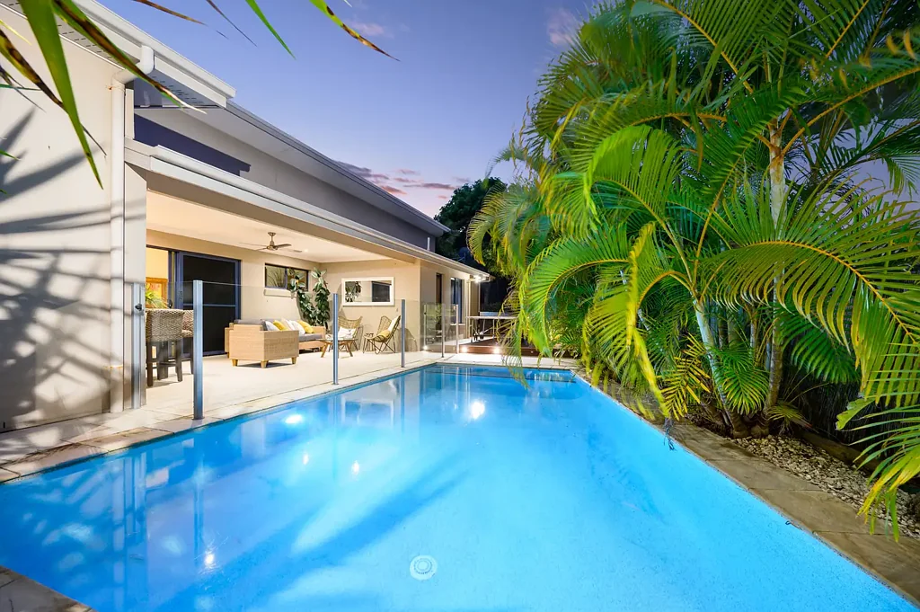 Coomera 5غرفة نوم Architecturally Designed Family Sanctuary in Prestigious Coomera Waters