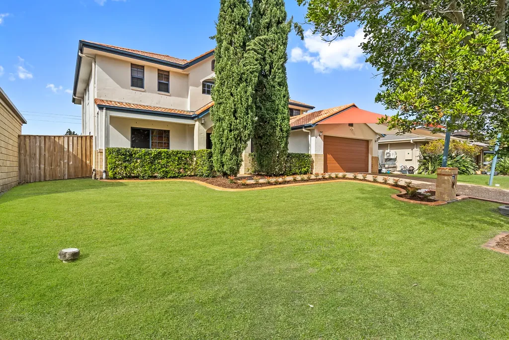 21 Lake Breeze Drive, Windaroo, QLD 4207