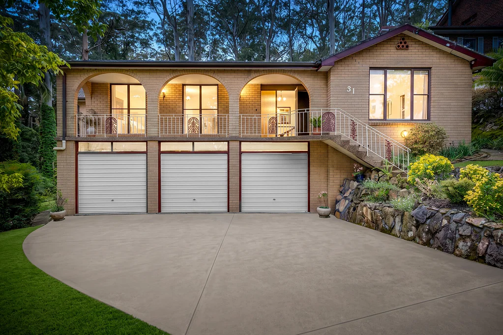 Beecroft 4房 位于 Beecroft Primary 学区内，拥有朝北后院的家庭灵活性住宅 Family flexibility with north-facing rear in Beecroft Primary catchment
