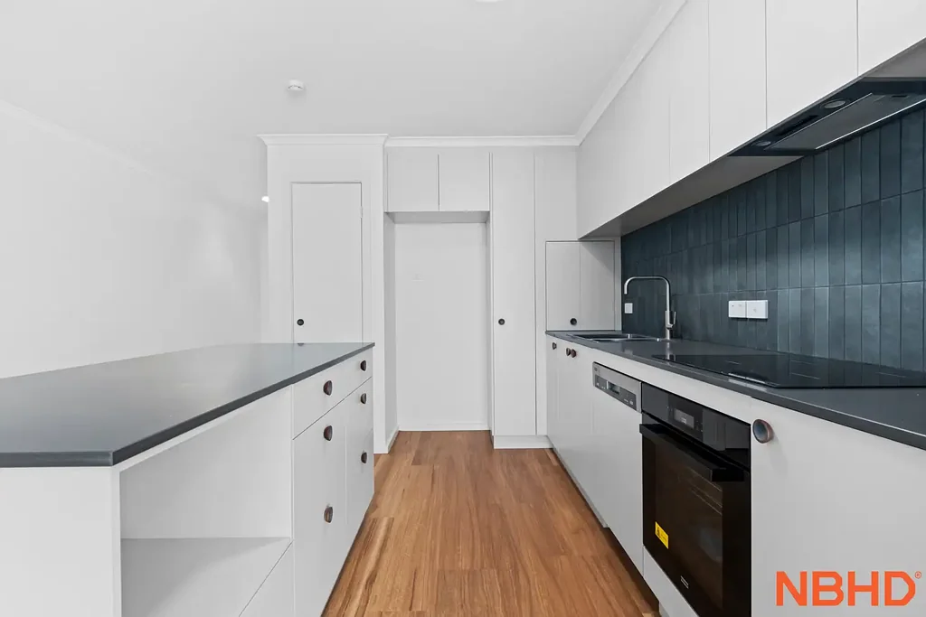 Effortless City Living – Stylish, Smart, and So Central