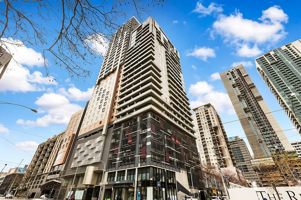 Fully Furnished CBD Apartment - Prime Spencer Street Location