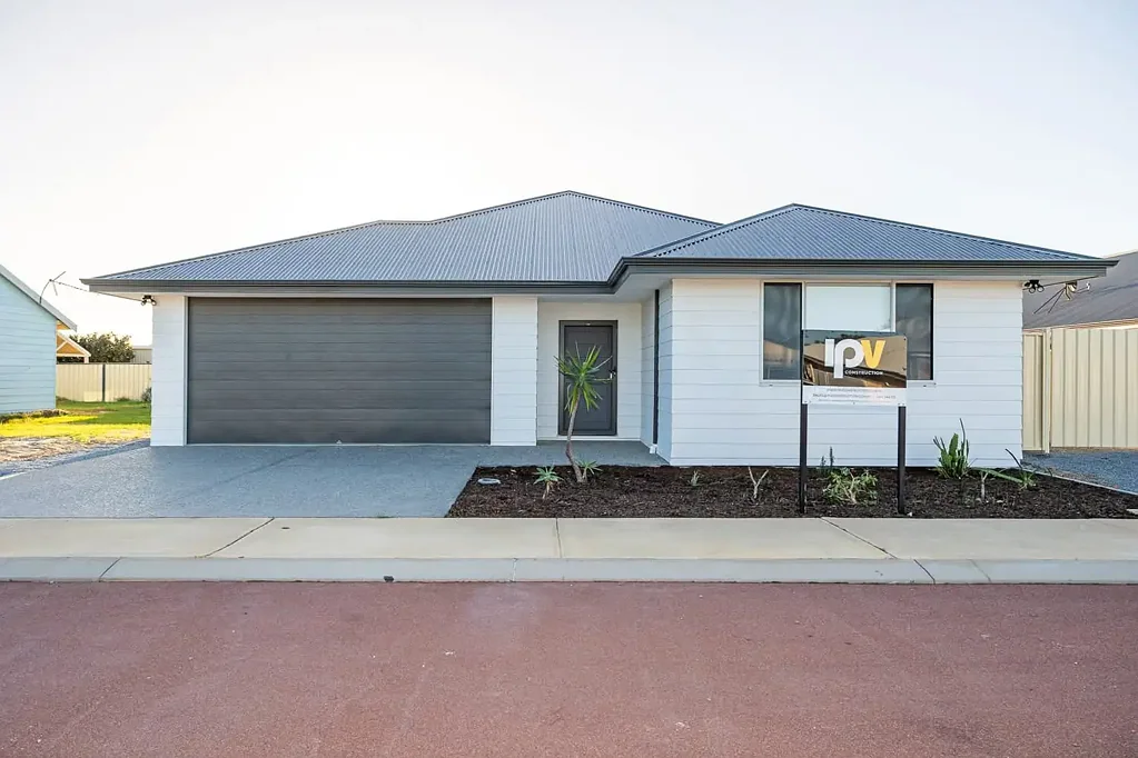 11 Clifton Avenue, Jurien Bay, WA 6516