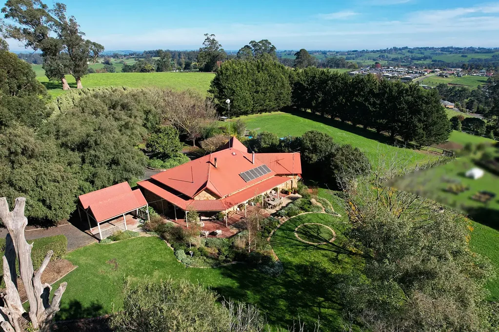 Neerim South 5 Slaapkamer Private Acreage Property with Magnificent Views