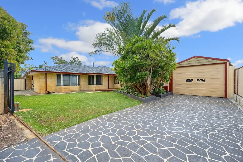 Gosnells 5房  Spacious Family Living with Exceptional Parking & Workshop Access