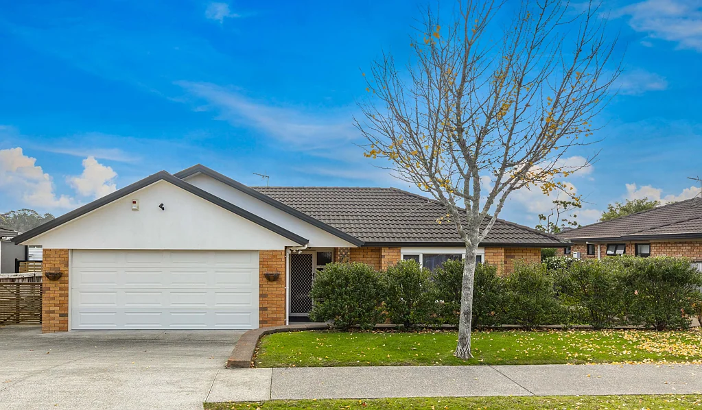 8 Toledo Avenue, Henderson Heights, Waitakere City, Auckland