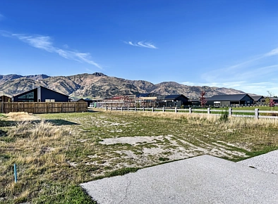 Lake Hawea  Reserve-Side Living in Longview