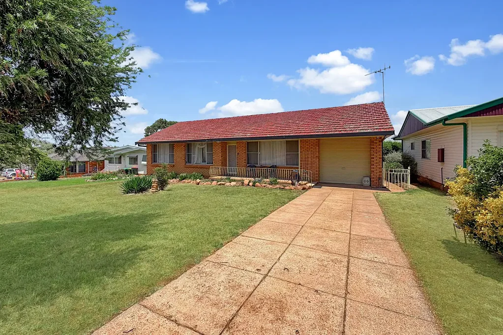 21 Evans Parade, Parkes, NSW 2870