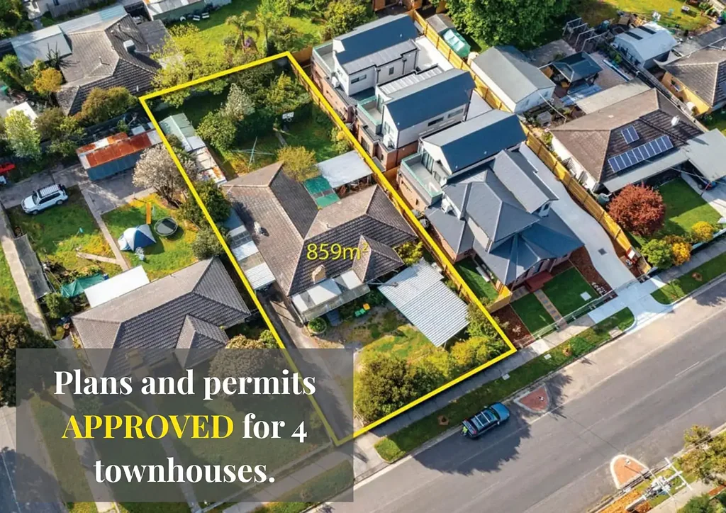 Mooroolbark 4 Slaapkamer Prime Development Site with Plans & Permits in Central Mooroolbark