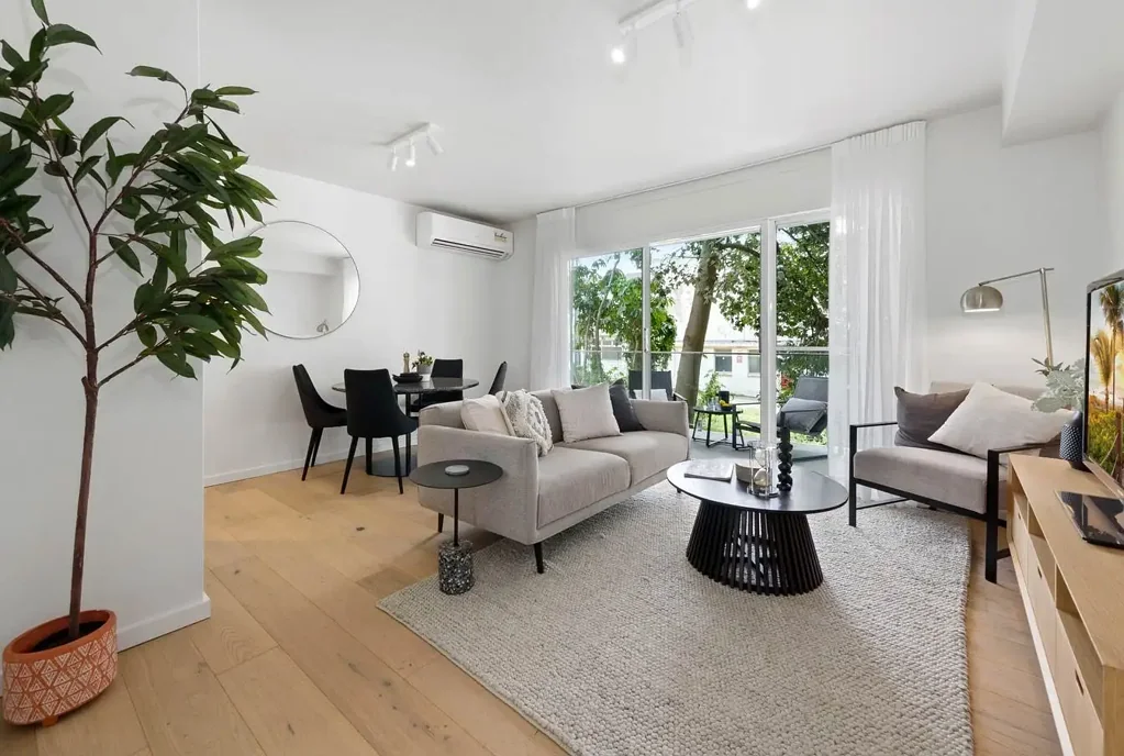 DESIGNER 2 BEDROOM APARTMENT