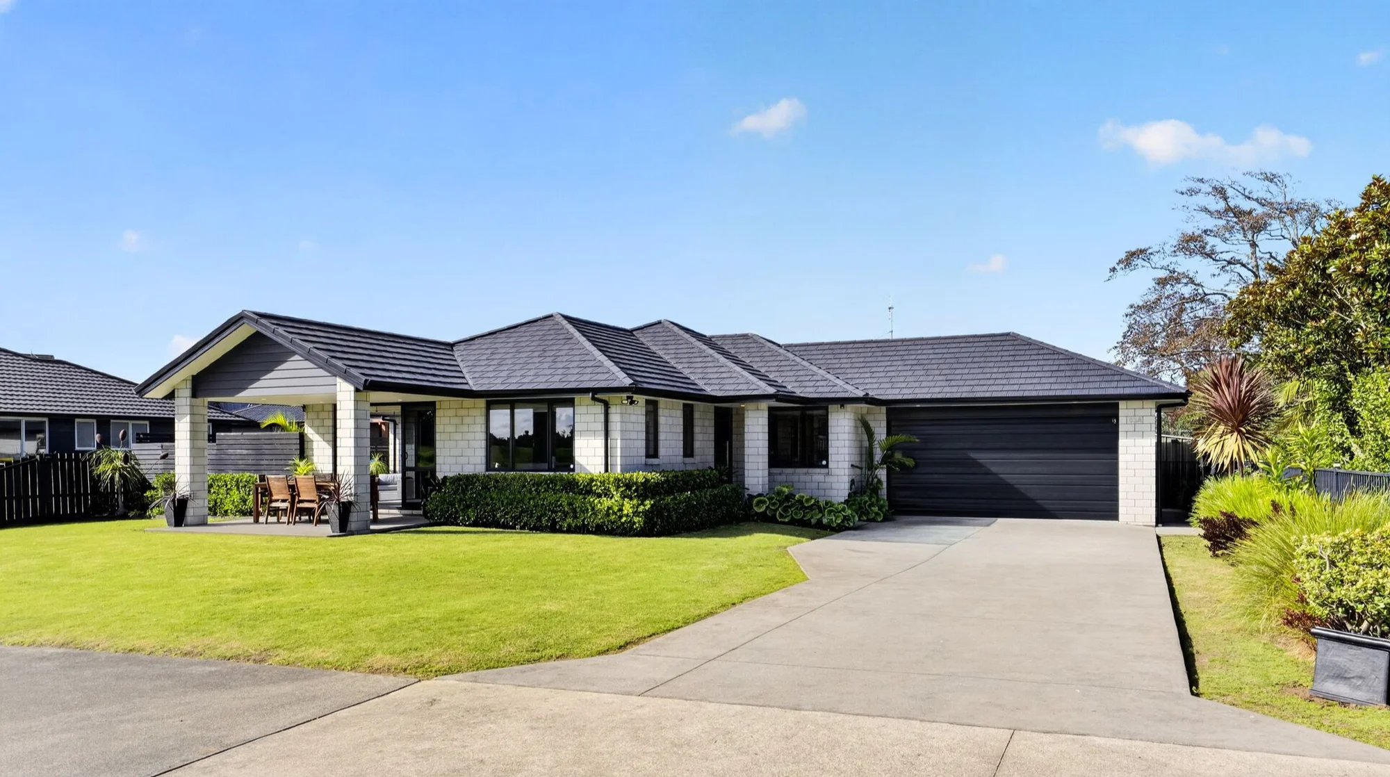 Patumahoe 4房  Stylish Family Living | Award Winning Build