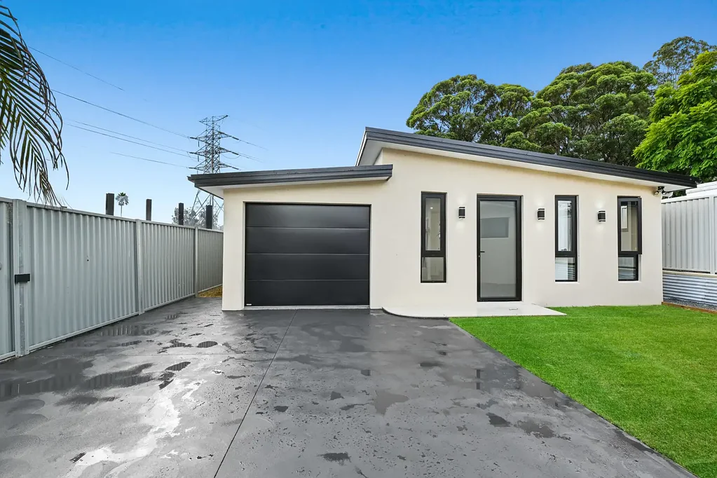 Stylish 3-Bedroom Granny Flat with Garage!