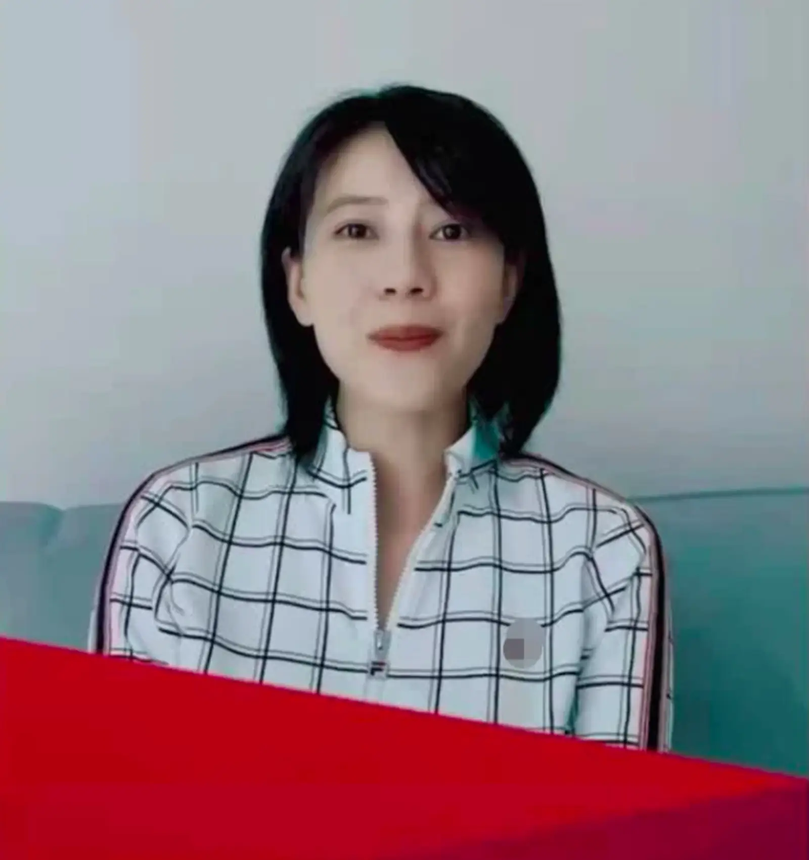 网曝高圆圆怀孕预产期在暑假 工作人员未明确回应