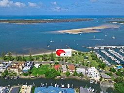 16 Oatland Esplanade, Runaway Bay