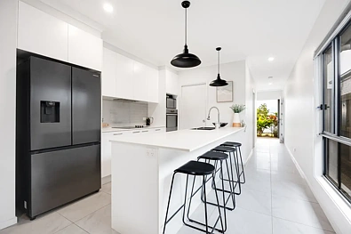 Nirimba 3房  STYLISH MODERN FAMILY HOME WITH HIGH CEILINGS AND A LOW-MAINTENANCE LIFESTYLE!! PERFECT INVESTMENT!!