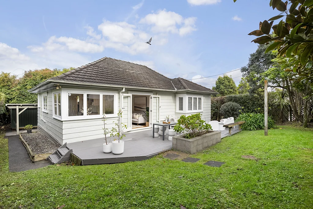 New Lynn 3房  Your Dream Starter or Downsizer - Prime Location!