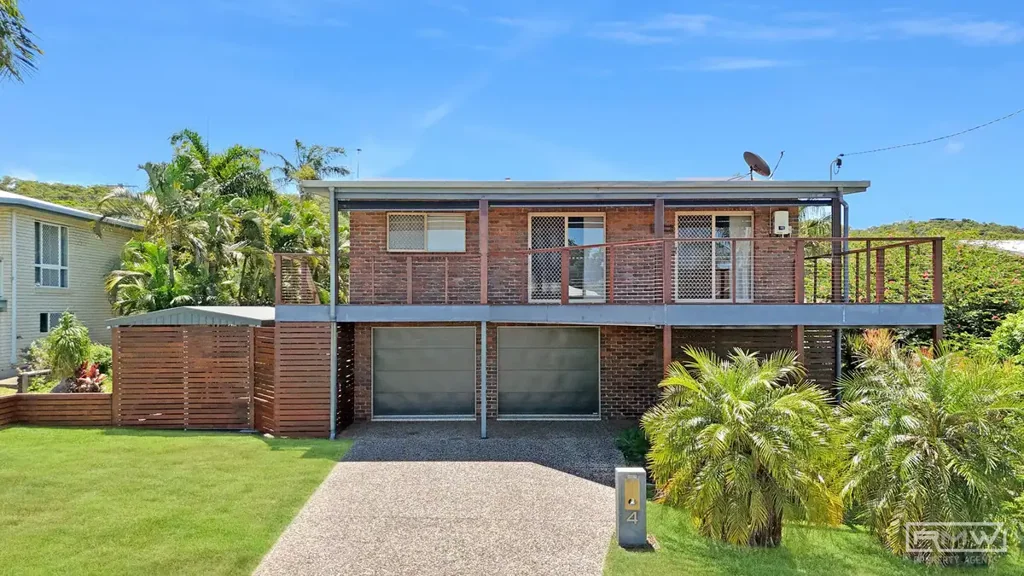 4 Hellas Street, Barlows Hill, QLD 4703