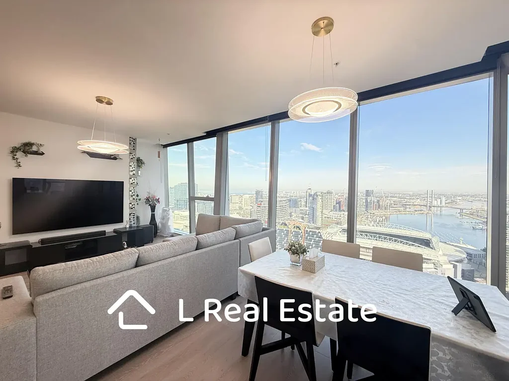 West Side Place Fully Furnished 3B2B1Carpark Apartment with Stunning Yarra River & City Views