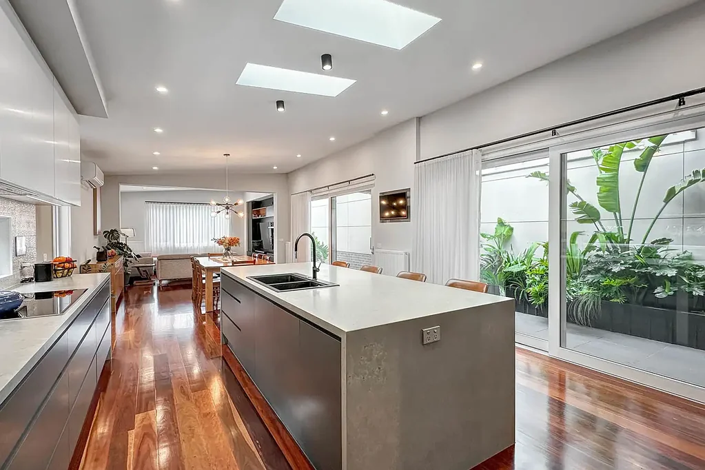 Warragul 5房  Setting New Standards in Family Living