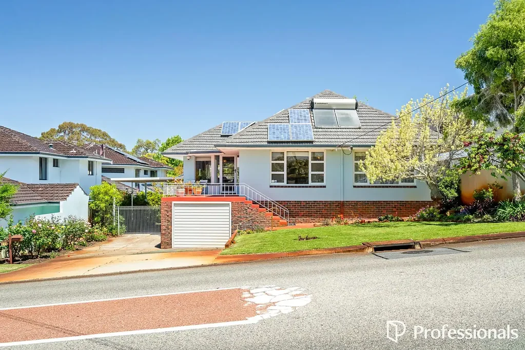 Classic Large 3 x 2 Family Home