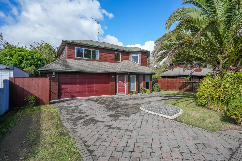 Hillcrest 3침실 Serious Seller, Serious Opportunity
