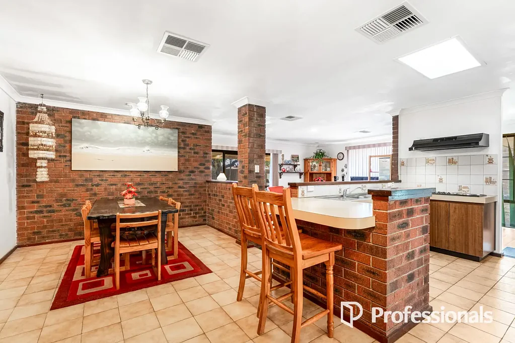 12 Tandina Way, Kingsley, WA 6026