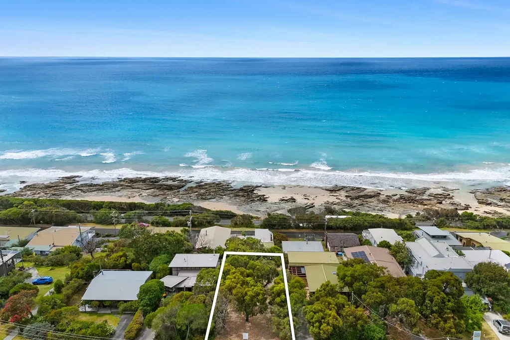 Lorne MAKE YOUR DREAM BEACH HOME A REALITY