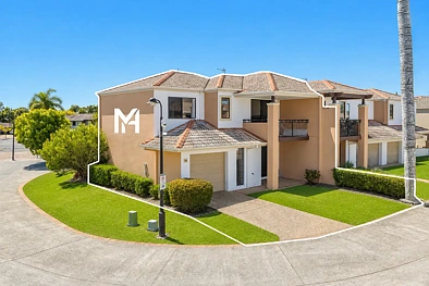 Varsity Lakes 3房  Spacious End Position Townhouse in Sought-After Lakeside on Varsity