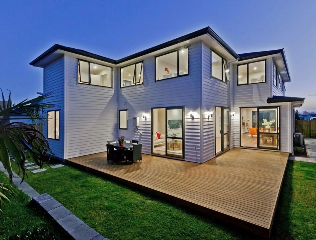Stunning 6-Bedroom Family Home in Prime Orewa Location