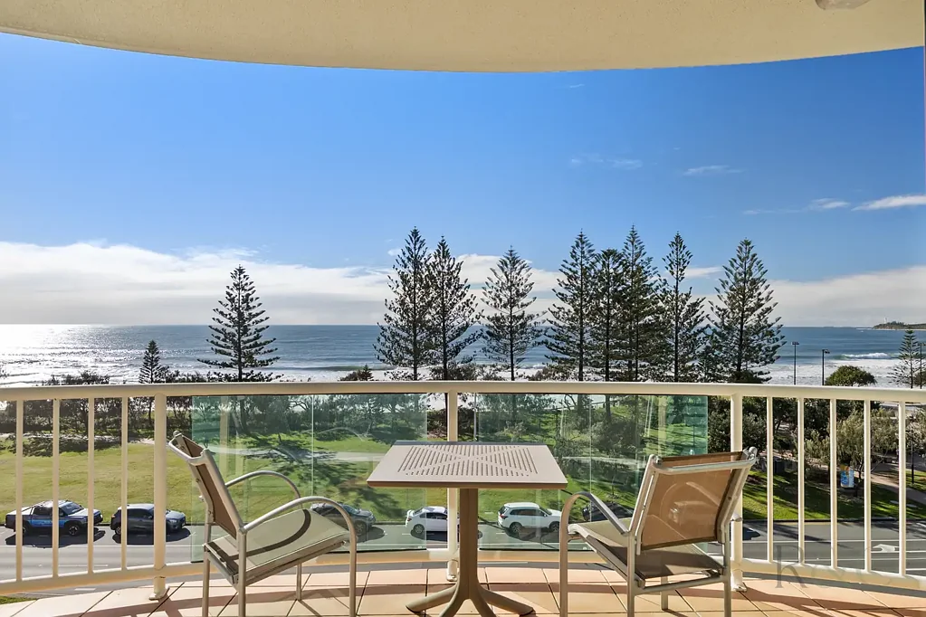 Alexandra Headland 2غرفة نوم Prime Ocean-View Apartment with Three Private Balconies