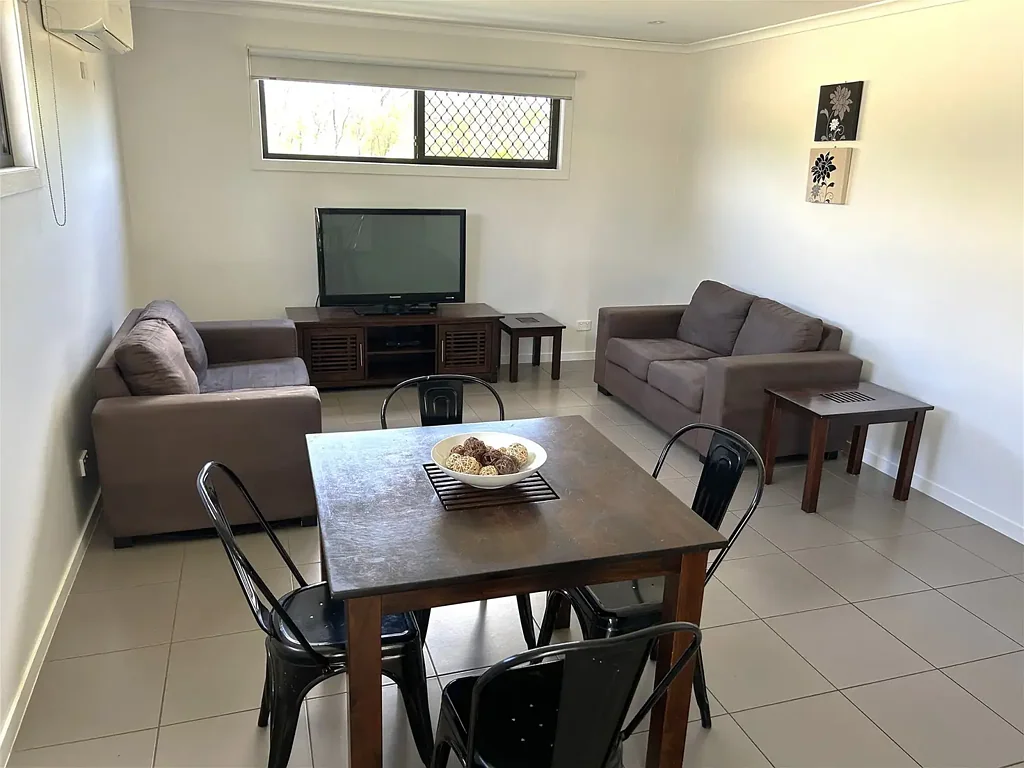 Discounted weekly rent for furnished unit