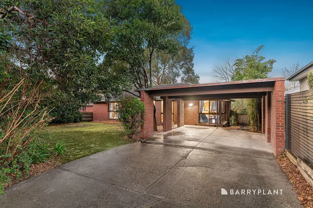 Bayswater 3 Slaapkamer Unlock the Potential with Prime Opportunity in Bayswater