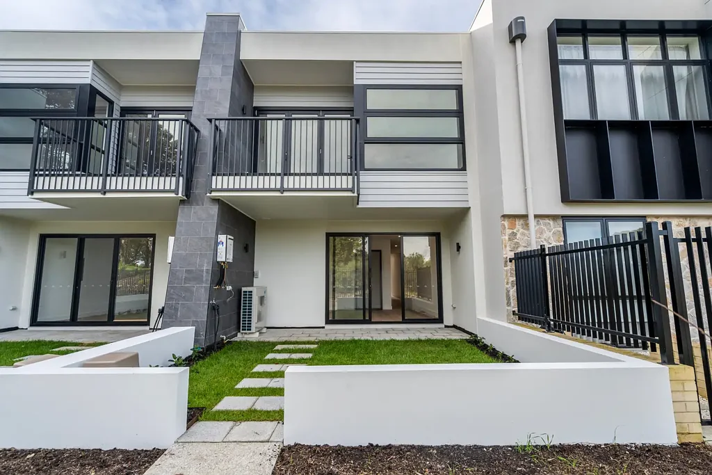 Parkside Luxury Living with Stunning Golf Course Views