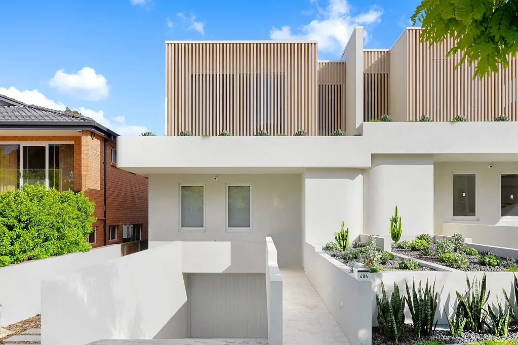 Ryde 4 Bedroom Luxury living steps to Putney Village
