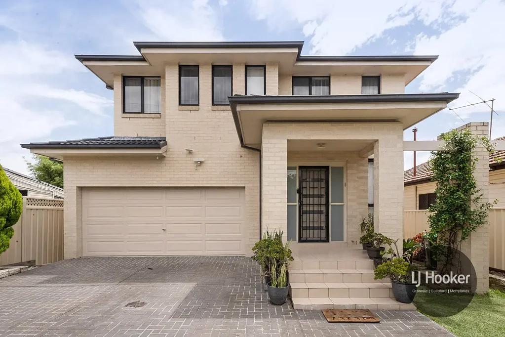 Granville 4Zimmer Modern 4 Bedroom Brick Veneer Double Storey House with Parramatta CBD Views