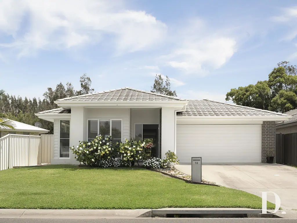10 Little Cove Road, Emerald Beach, NSW 2456