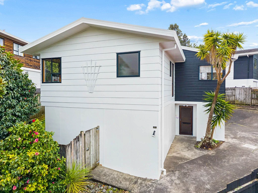 Glenfield 3 Bedroom Charming in Every Way!