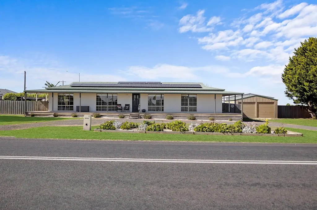 93 Penshurst-Warrnambool Road, Koroit, VIC 3282