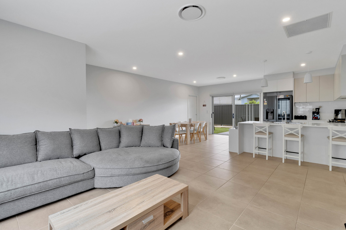 UNIT 2 53 WARBLER AV, ABERGLASSLYN NSW 2320, 0 ห้องนอน, 0 ห้องน้ำ, House