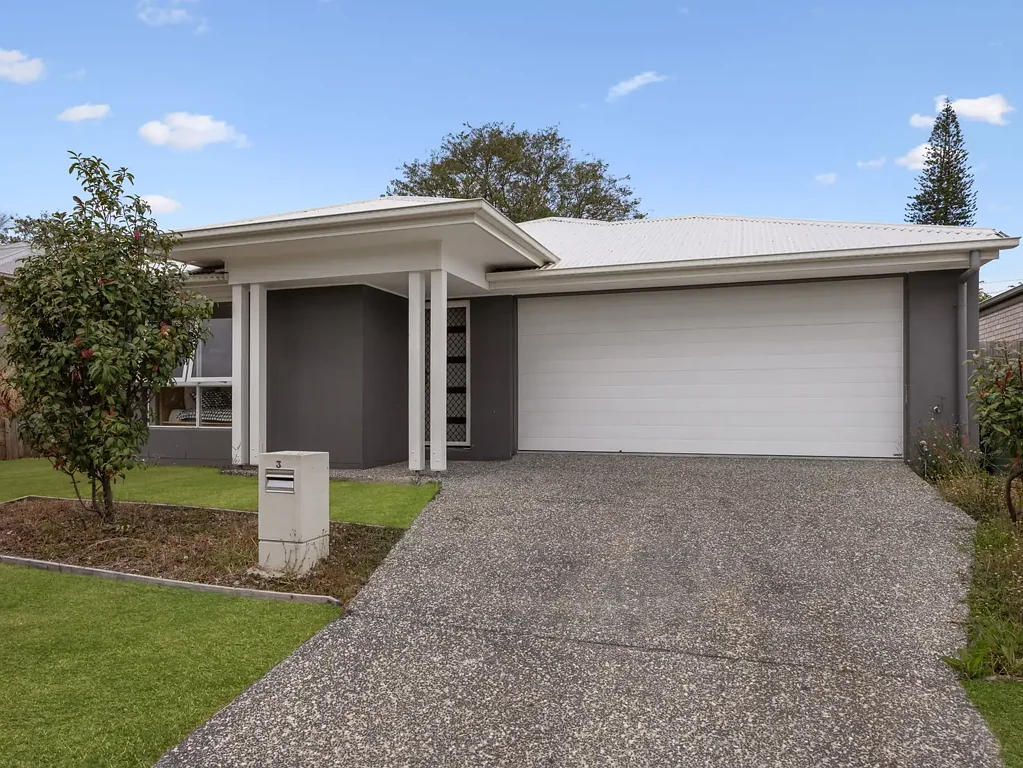 Redbank Plains 4房  UNDER THE MISTLETOE, MAGIC HAPPENS! | MUST BE SOLD!
