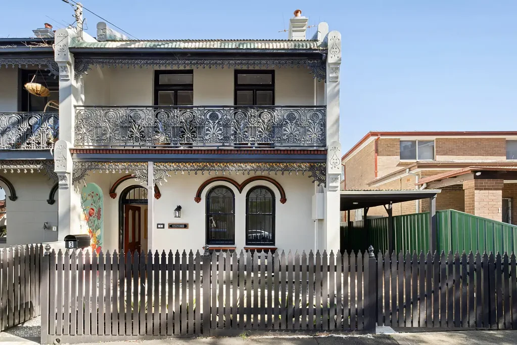 Ashfield 4 Bedroom Grand Classic with Unrivalled Convenience