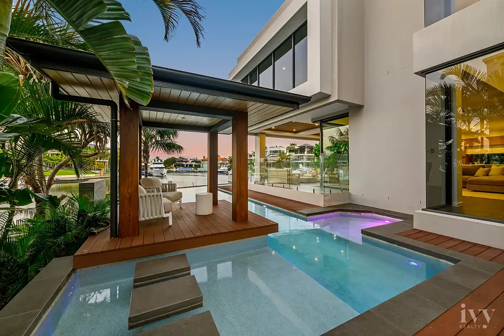 Paradise Point 5ห้องนอน Sprawling, Serene and Sophisticated Waterfront Oasis with Superb Views