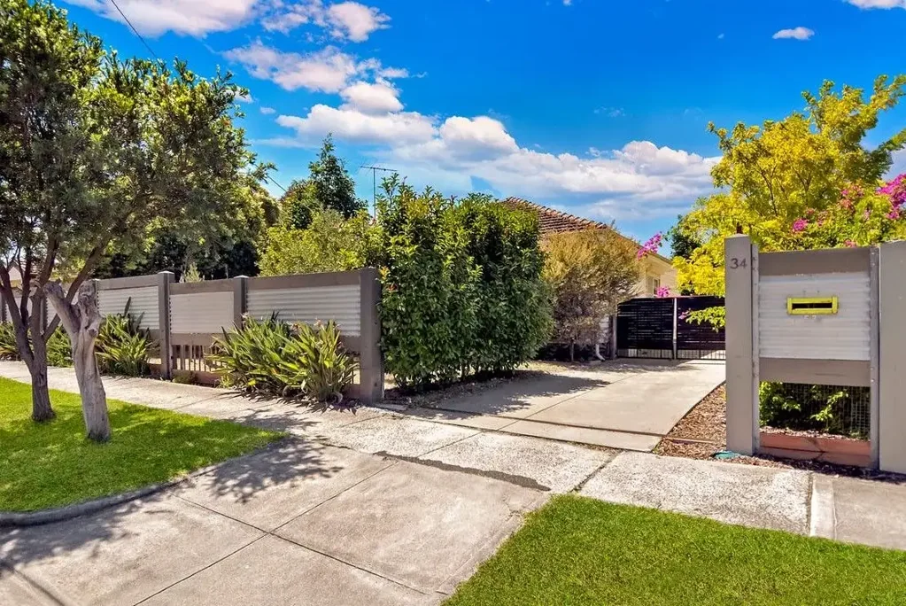 Pascoe Vale 3غرفة نوم Walking distance of Pascoe Vale train station