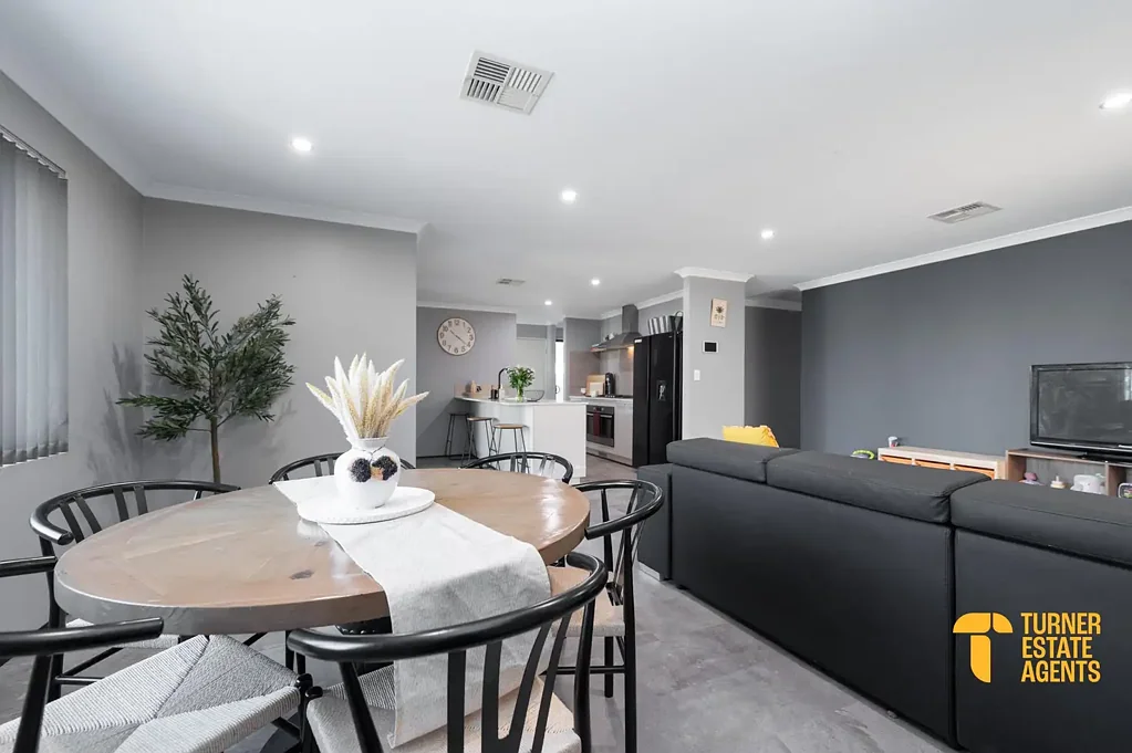 Brabham 4房  The Family Home That Does It All, Theatre, Studio & More