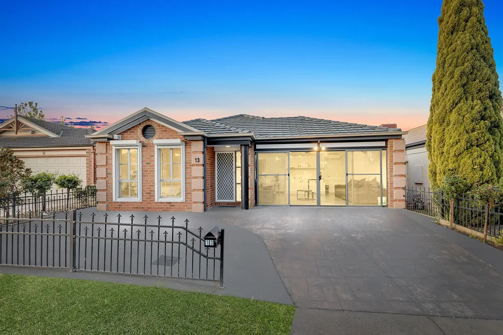 Tarneit 4 Bedroom Charming Family Home with Two Kitchens, renovated bathrooms and a Stunning Outdoor Oasis.