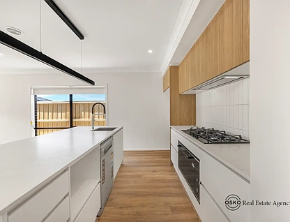 13 Deanside Drive, Deanside, VIC 3336, 4 침실, 2 욕실, House