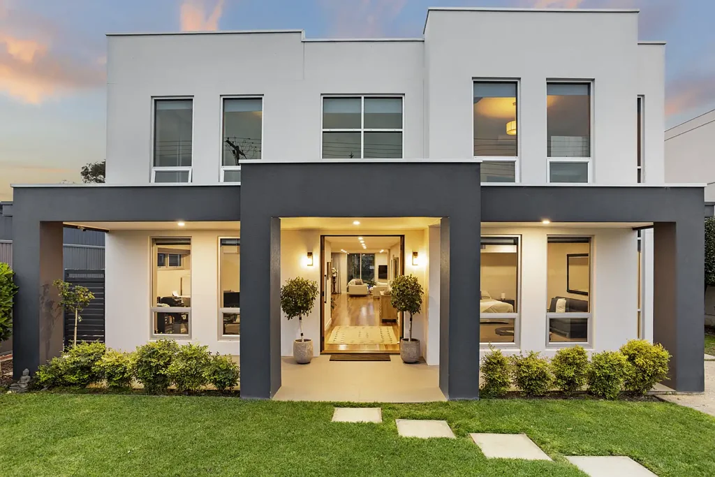 Henley Beach 5ਬੈੱਡਰੂਮ EXPANSIVE FAMILY ENTERTAINER POSITIONED ON ONE OF ADELAIDES PREMIER COASTAL AVENUES!