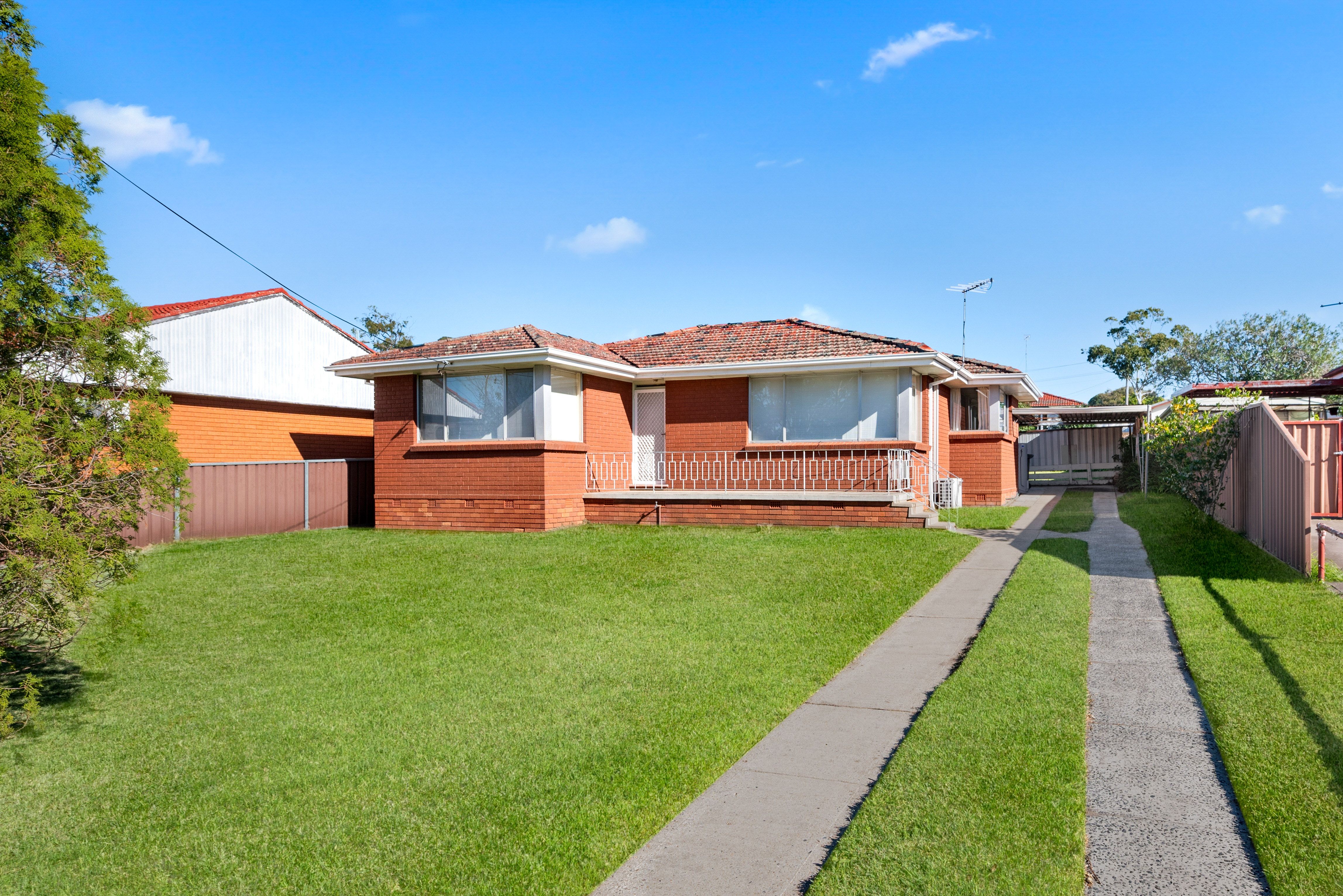 37 BROOKS ST, MACQUARIE FIELDS NSW 2564, 0 Schlafzimmer, 0 Badezimmer, House