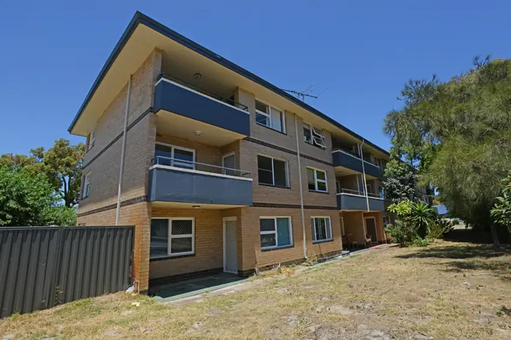 VERY NEAT UNIT IN GREAT LOCATION