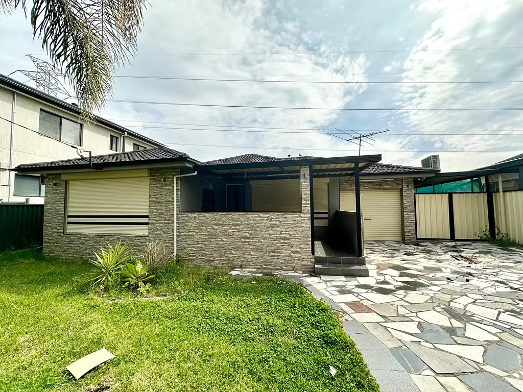 MODERN 3 BEDROOM HOME!