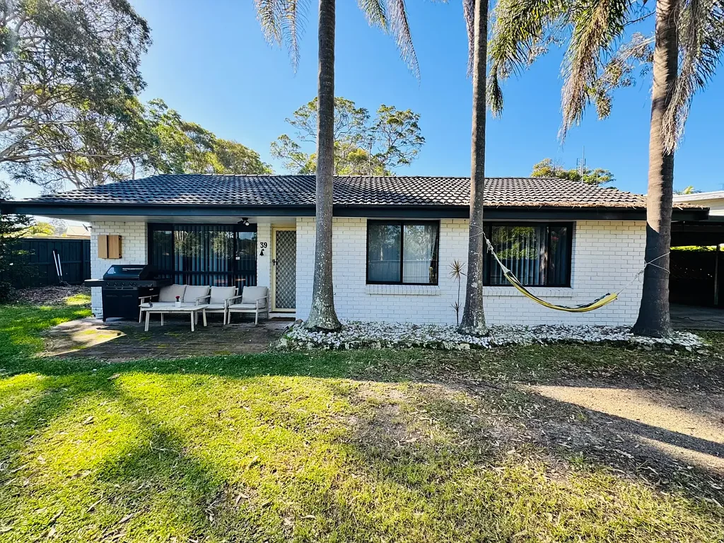 Neatly Presented Three Bedroom Home In Windermere Park